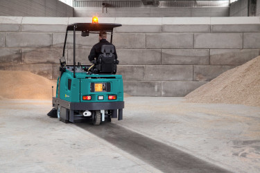 MAGNUM | BALAYEUSE AUTOPORTEE HYDRAULIQUE Balayeuses