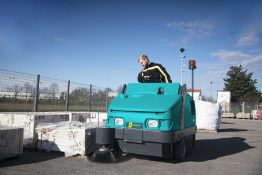 MAGNUM | BALAYEUSE AUTOPORTEE HYDRAULIQUE Balayeuses